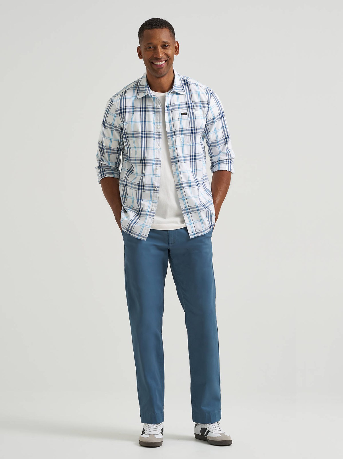 Men's Extreme Motion Flat Front Khaki Pant