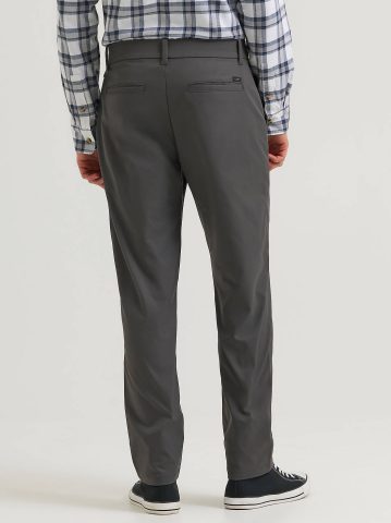 Men's Extreme Motion Regular Taper Chino Pant