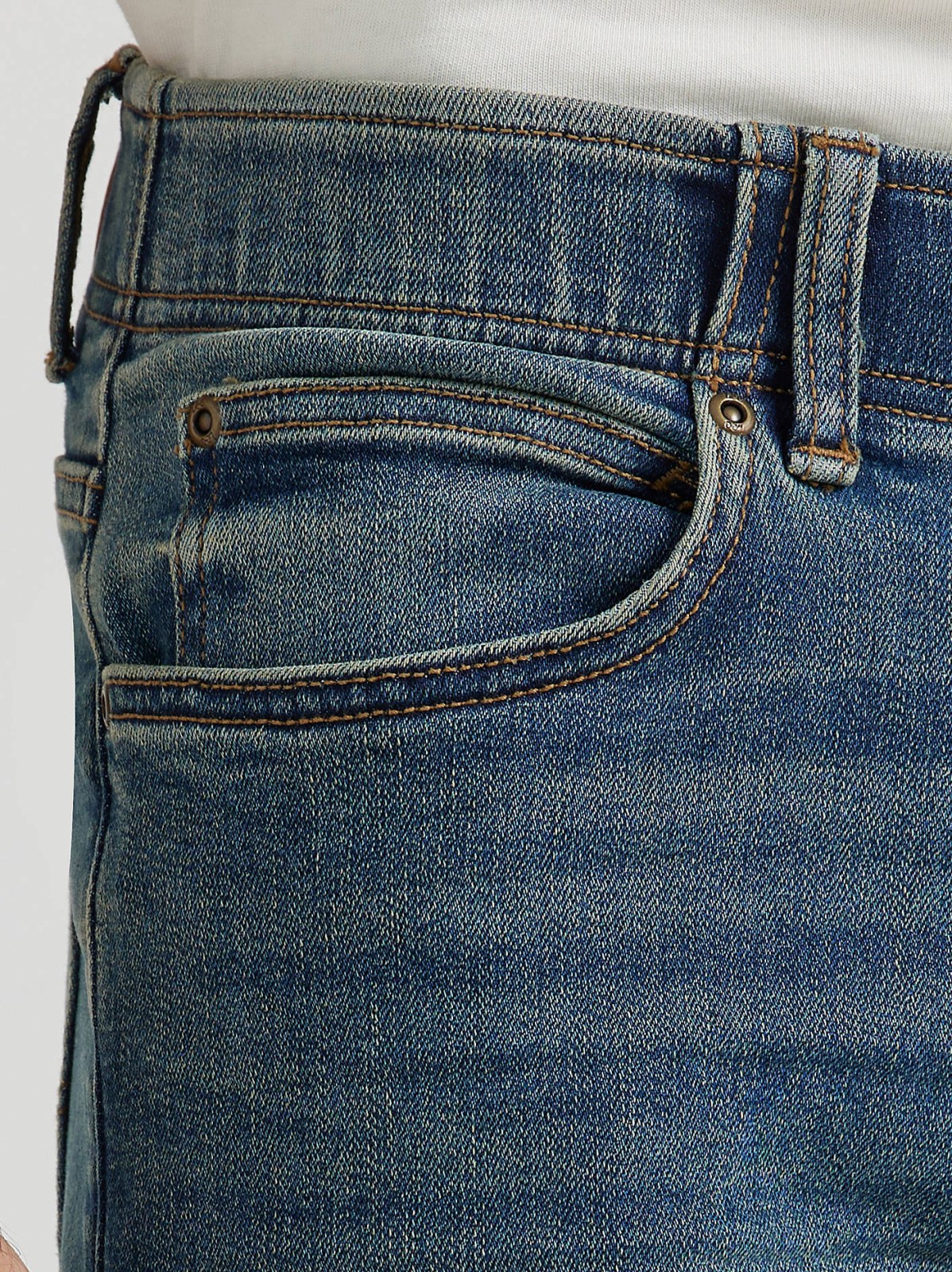 Men's Extreme Motion Straight Fit Tapered Leg Jean - view 6