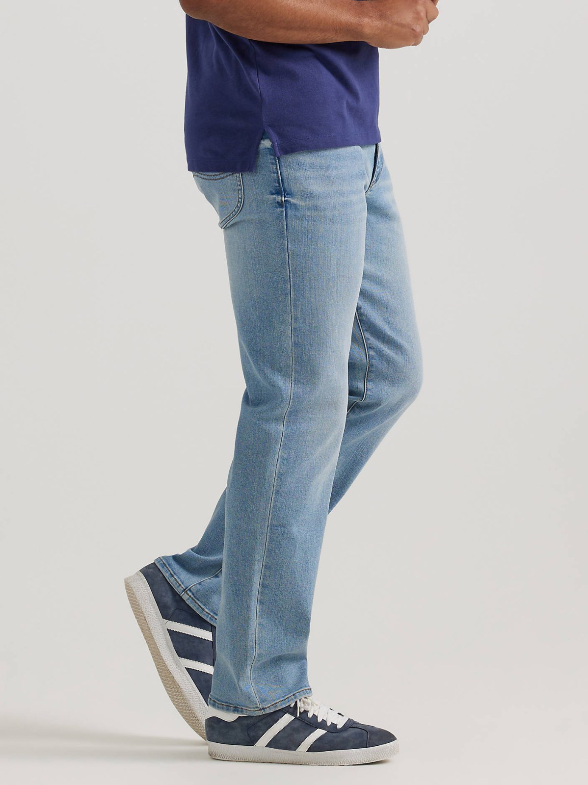 Men's Extreme Motion Regular Fit Straight Leg Jean - view 4