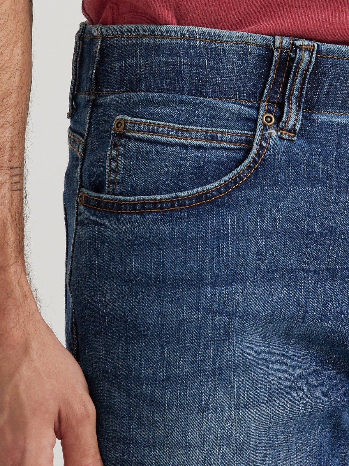 Men's Extreme Motion Straight Fit Tapered Leg Jean (Big & Tall) - view 6