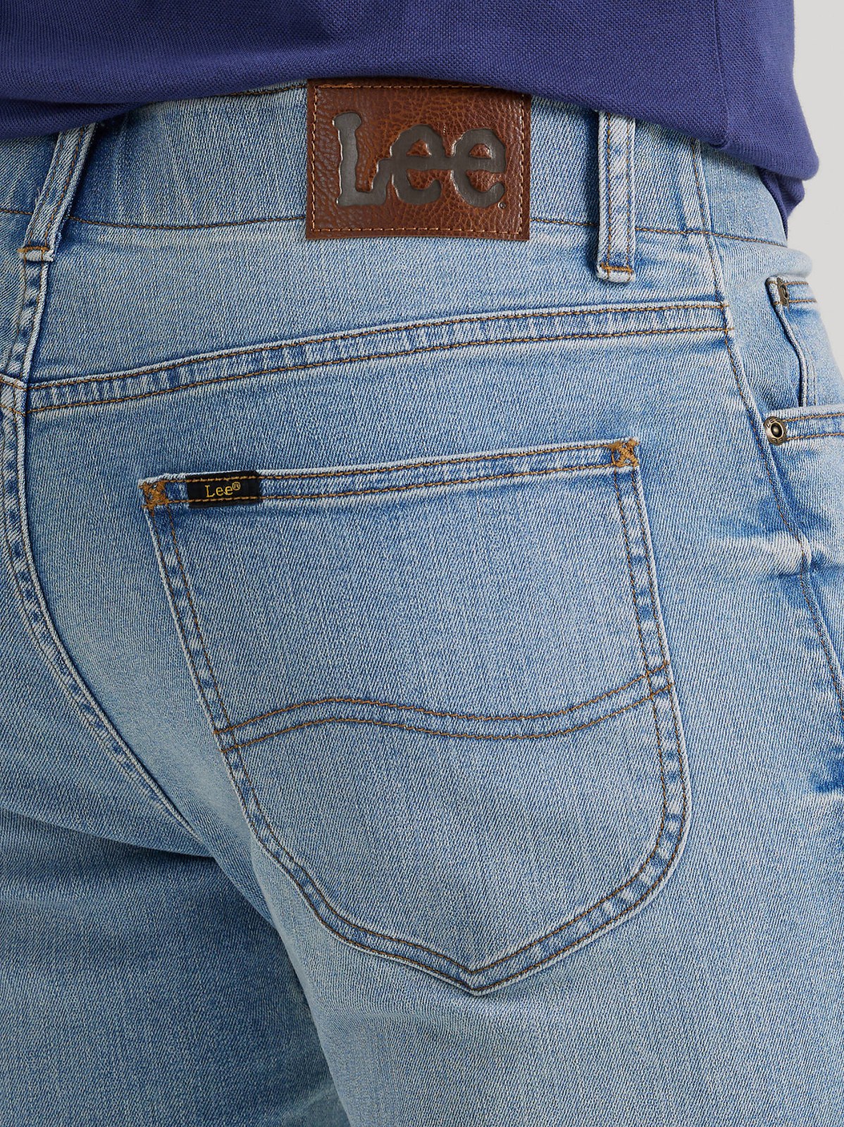 Men's Extreme Motion Regular Fit Straight Leg Jean - view 6