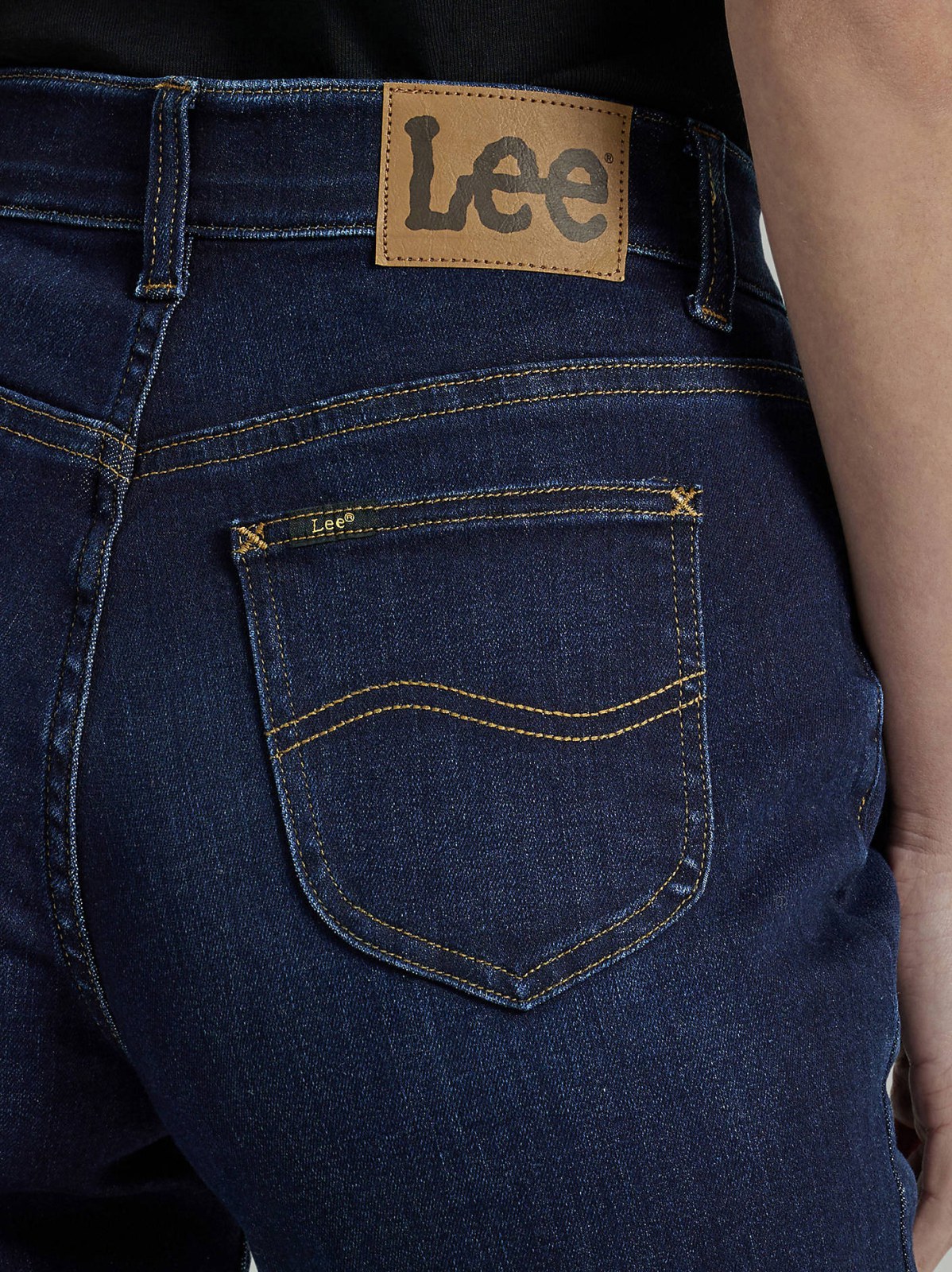 Women's Ultra Lux Comfort with Flex Motion Bootcut Jean (Petite) - view 6