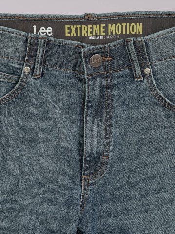 Men's Extreme Motion Regular Fit Straight Leg Jean