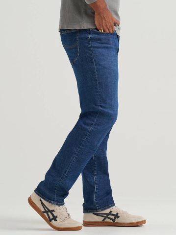 Men's Extreme Motion Regular Straight Jean with Cool Temp Technology