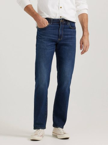 Men's Extreme Motion Regular Fit Straight Leg Jean