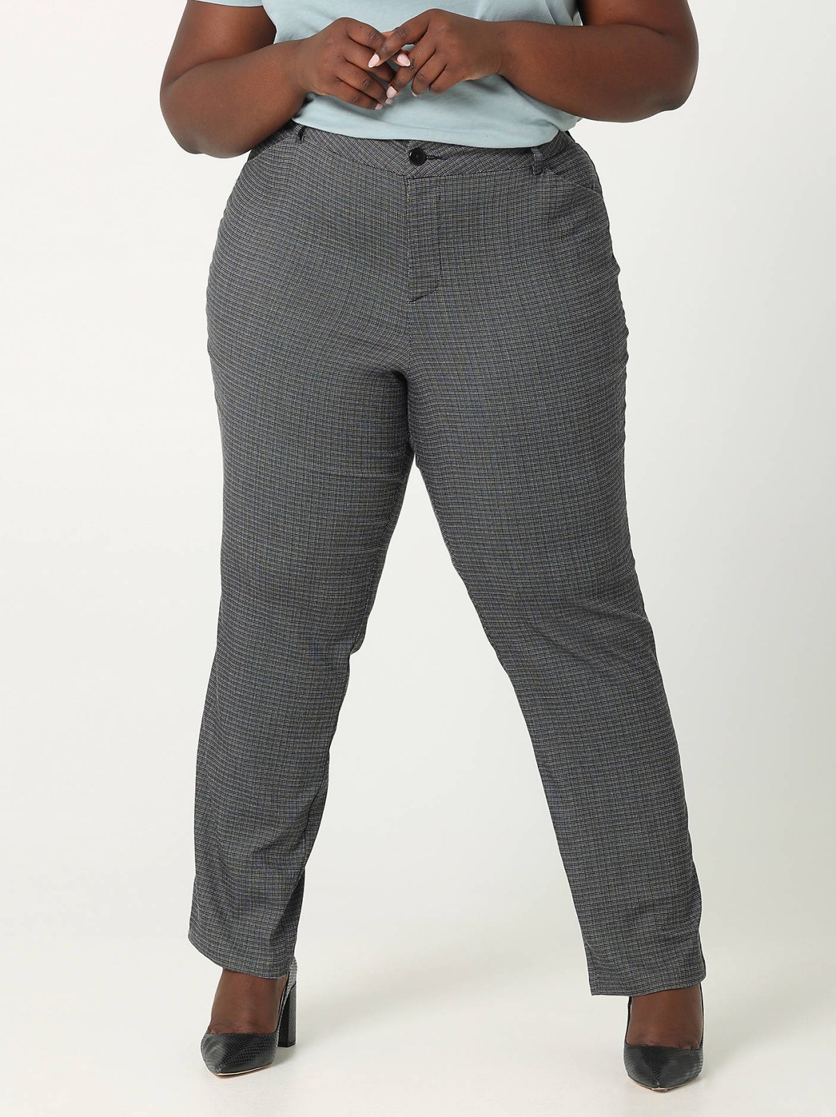 Women's Wrinkle Free Relaxed Fit Straight Leg Pant (Plus)
