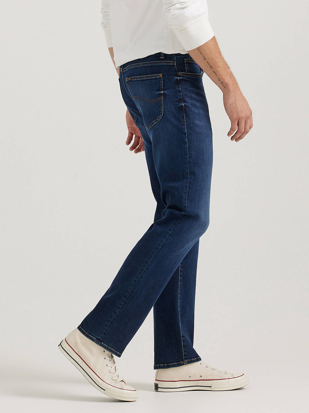 Men's Extreme Motion Regular Fit Straight Leg Jean - view 4