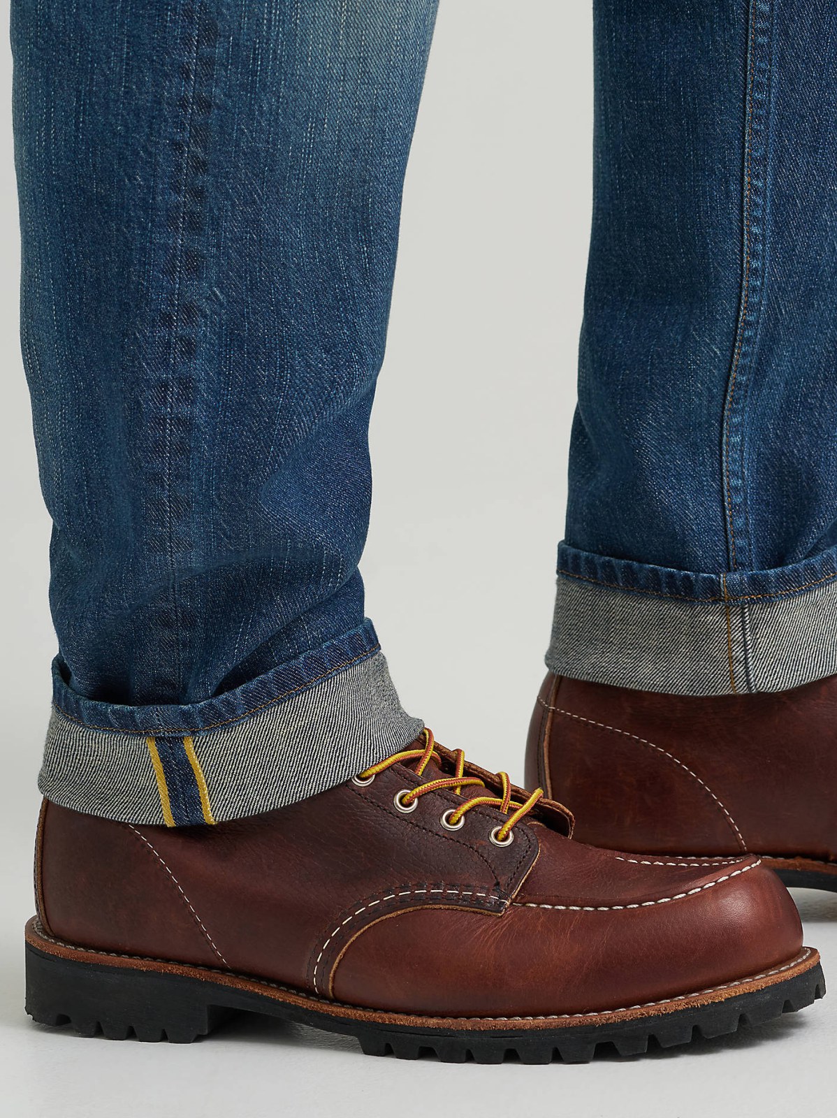 Men's Gold Label Relaxed Taper Jean - view 7