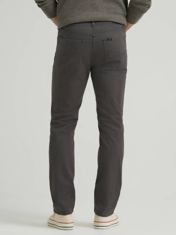 Men's Extreme Motion Slim Straight Twill Jean