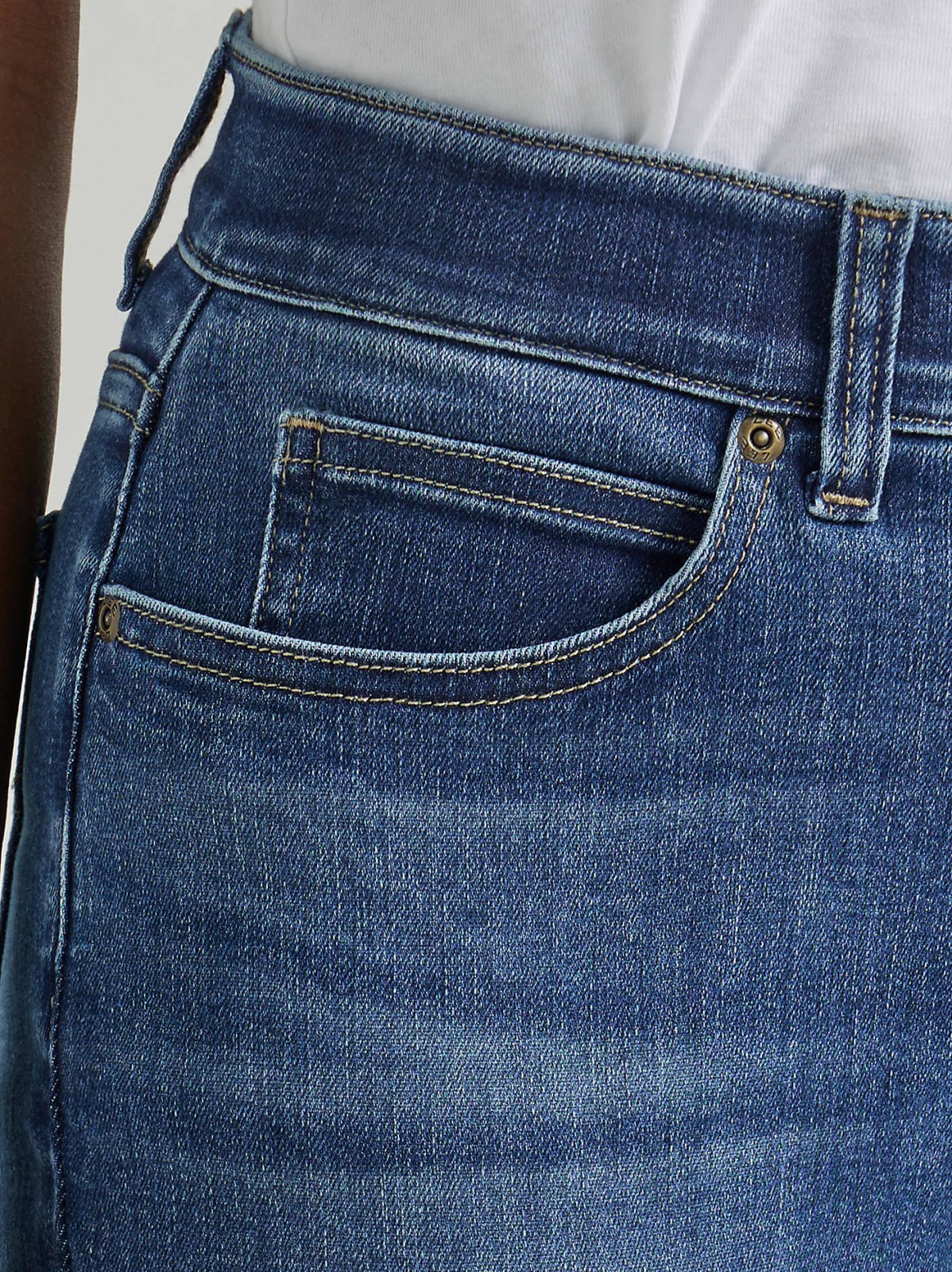 Women's Ultra Lux Comfort with Flex Motion Straight Jean (Petite) - view 5