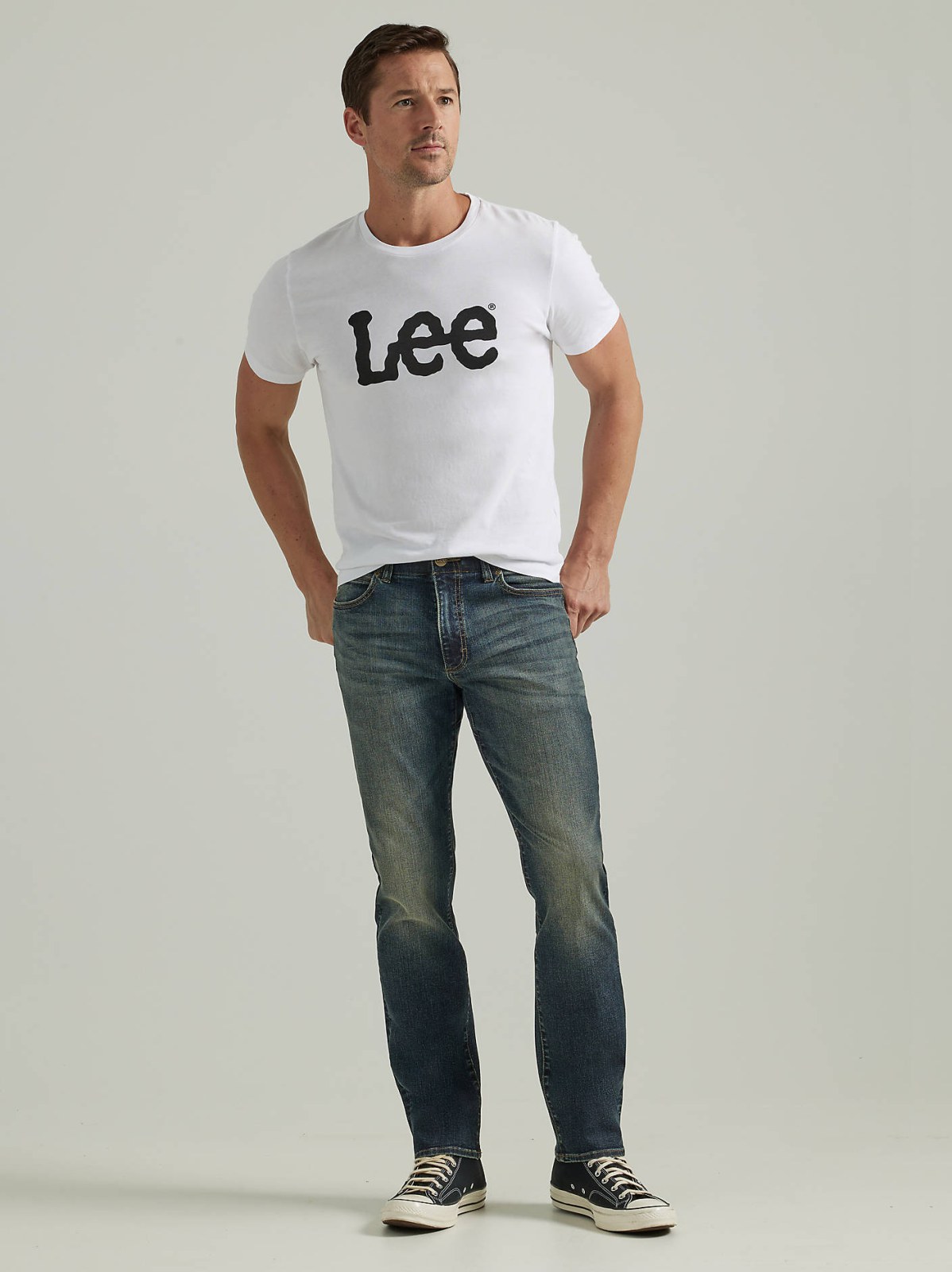 Men's Extreme Motion Regular Fit Straight Leg Jean
