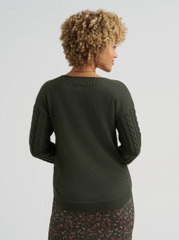 Women's Curved Hem Cable Knit Sweater