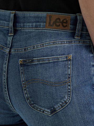 Women's Ultra Lux Comfort with Flex Motion Straight Jean