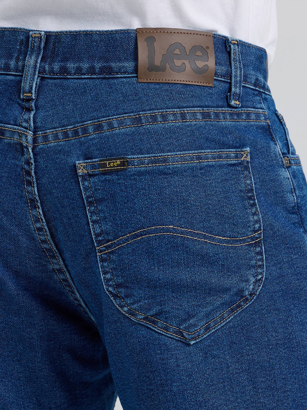Men's Legendary Relaxed Fit Flannel and Fleece Lined Jean - view 6