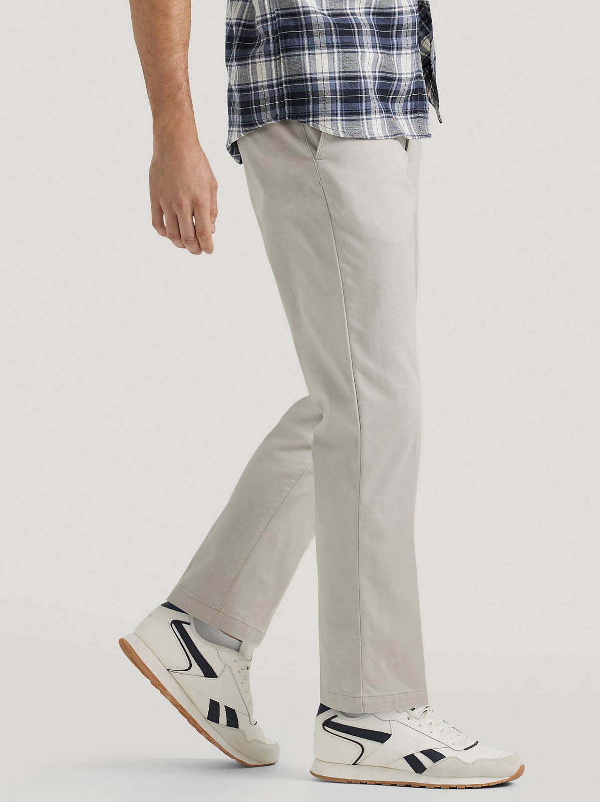Men's Extreme Motion Relaxed Fit Khaki Pant - view 4