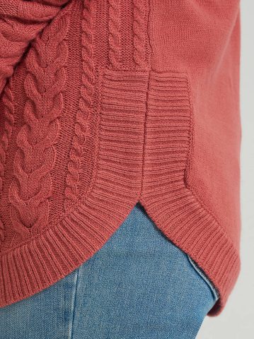 Women's Curved Hem Cable Knit Sweater