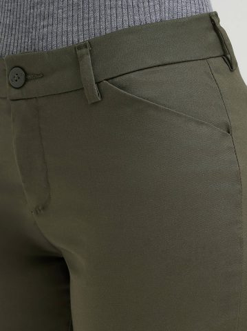 Women's Wrinkle Free Relaxed Fit Straight Leg Pant