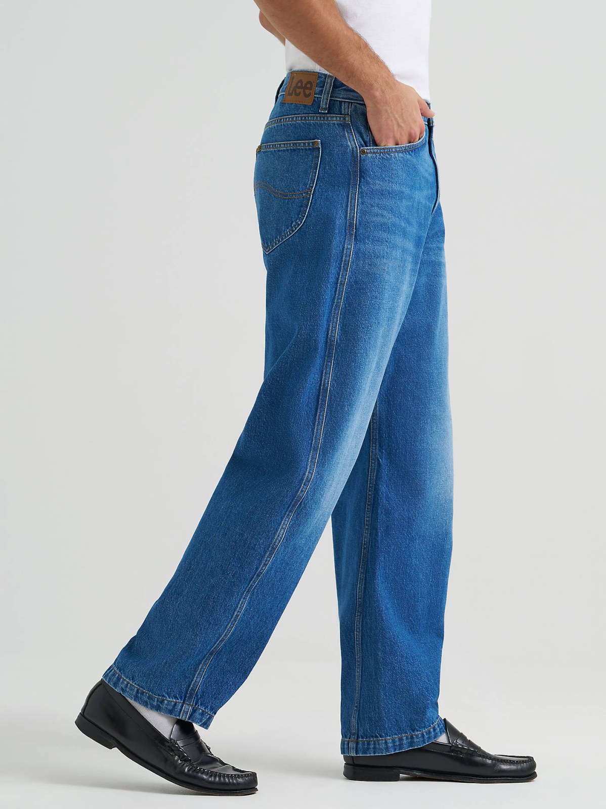 Men's 100% Cotton Loose Barrel Jean - view 5