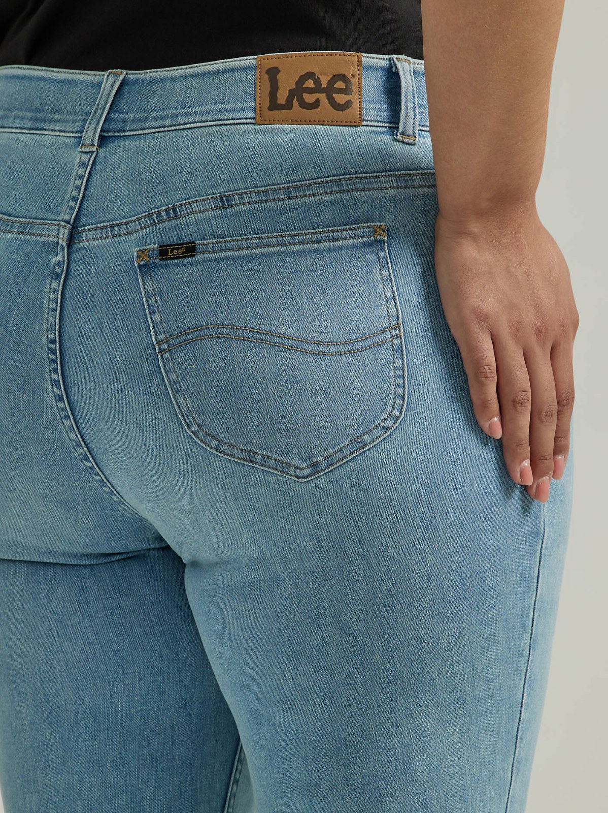 Women's Ultra Lux Comfort with Flex Motion Straight Jean (Plus) - view 6