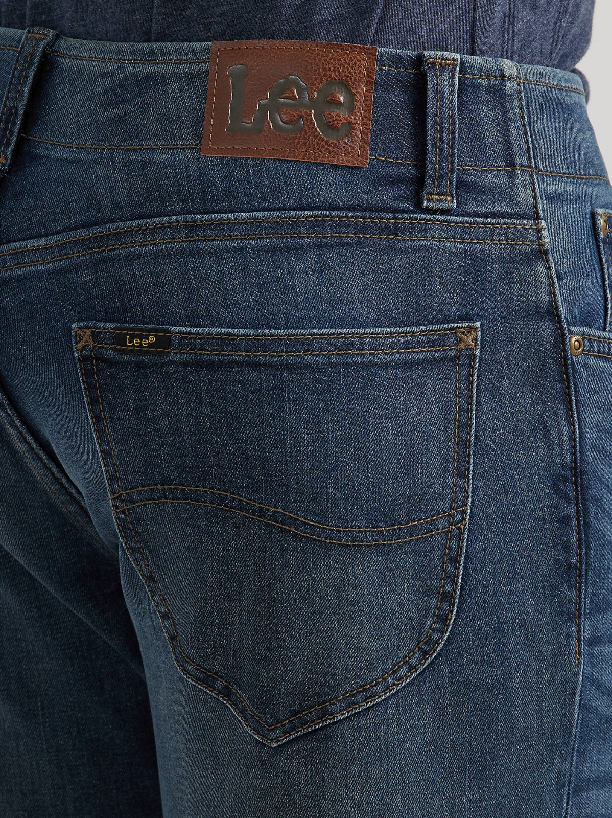 Men's Extreme Motion MVP Straight Fit Tapered Jean - view 5