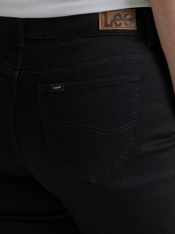 Women's Legendary Straight Jean (Plus)