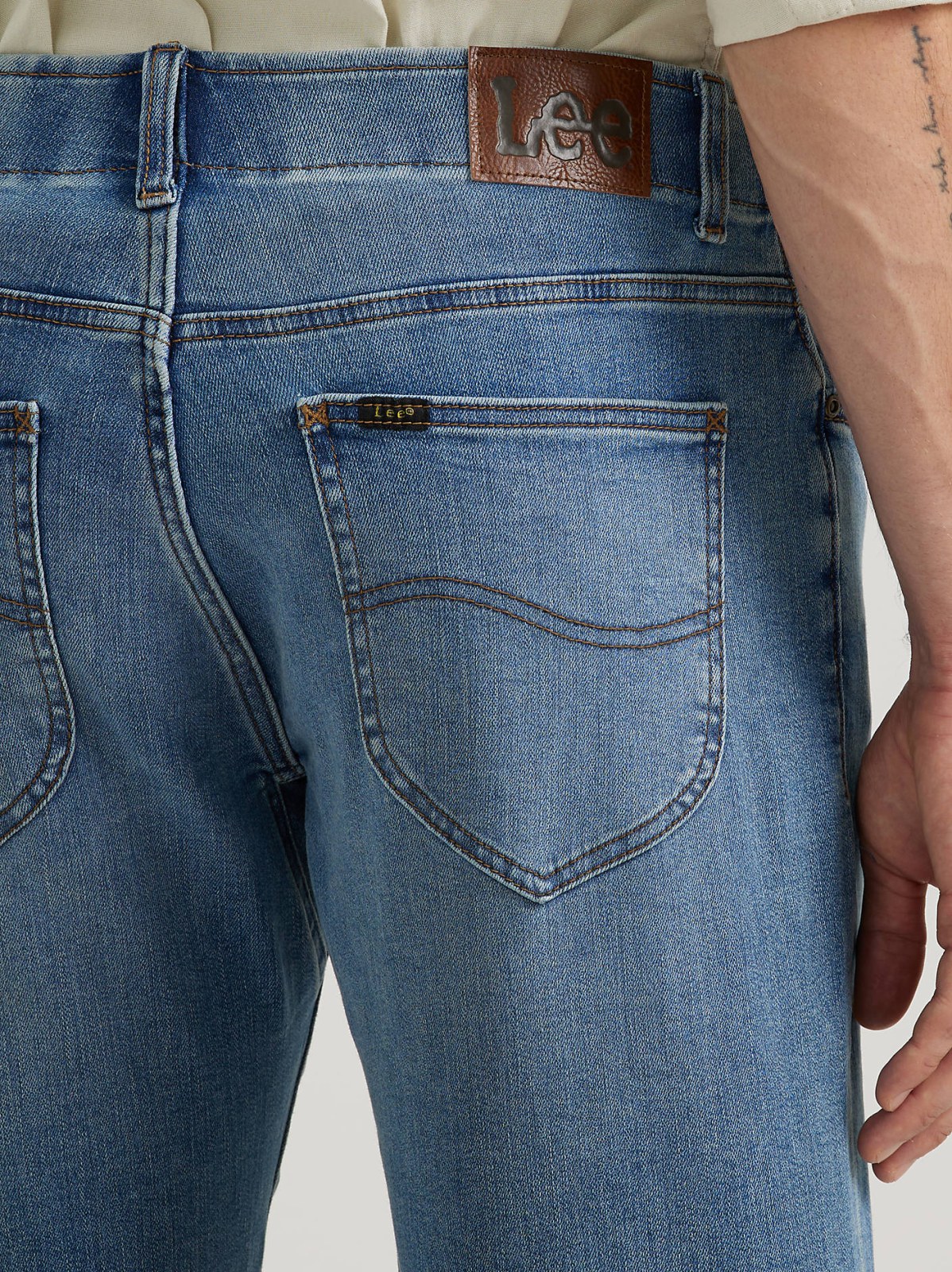 Men's Extreme Motion Straight Fit Tapered Leg Jean - view 5