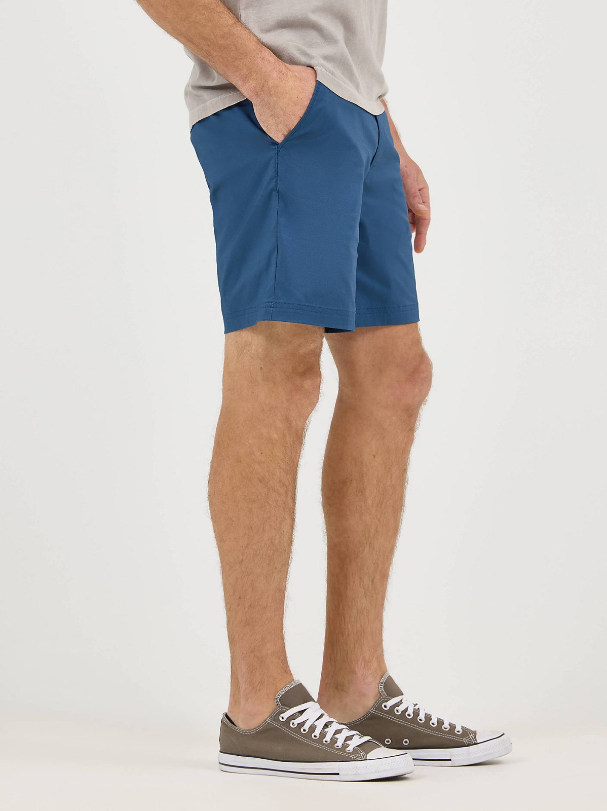 Men's Extreme Motion 7" Flat Front Short - view 4