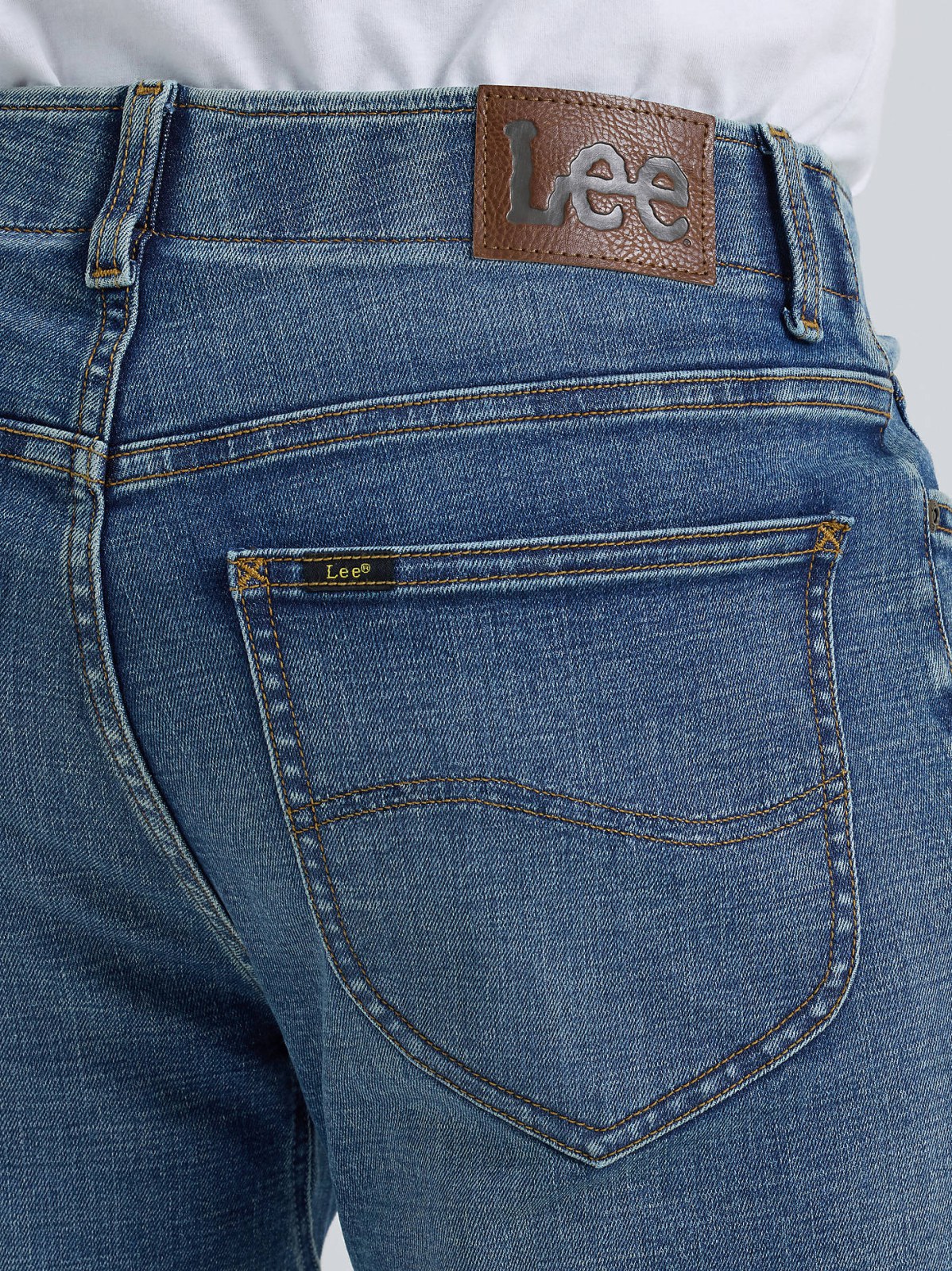 Men's Extreme Motion Regular Taper Jean - view 5