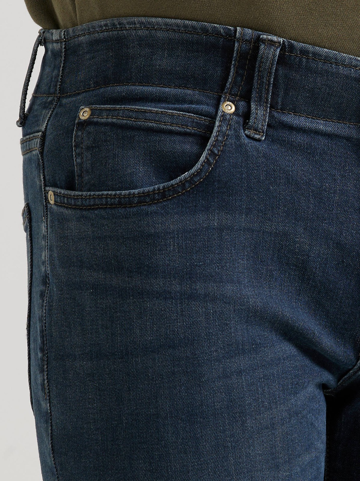 Men's Extreme Motion MVP Straight Fit Tapered Jean - view 7