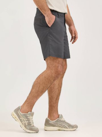 Men's Extreme Motion 7" Flat Front Short