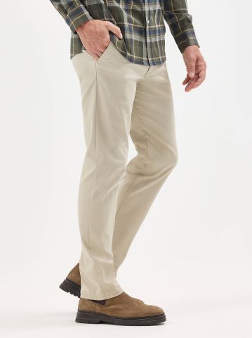 Men's Extreme Motion MVP Relaxed Fit Flat Front Pant