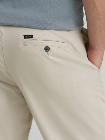 Men's Extreme Motion Relaxed Fit Khaki Pant