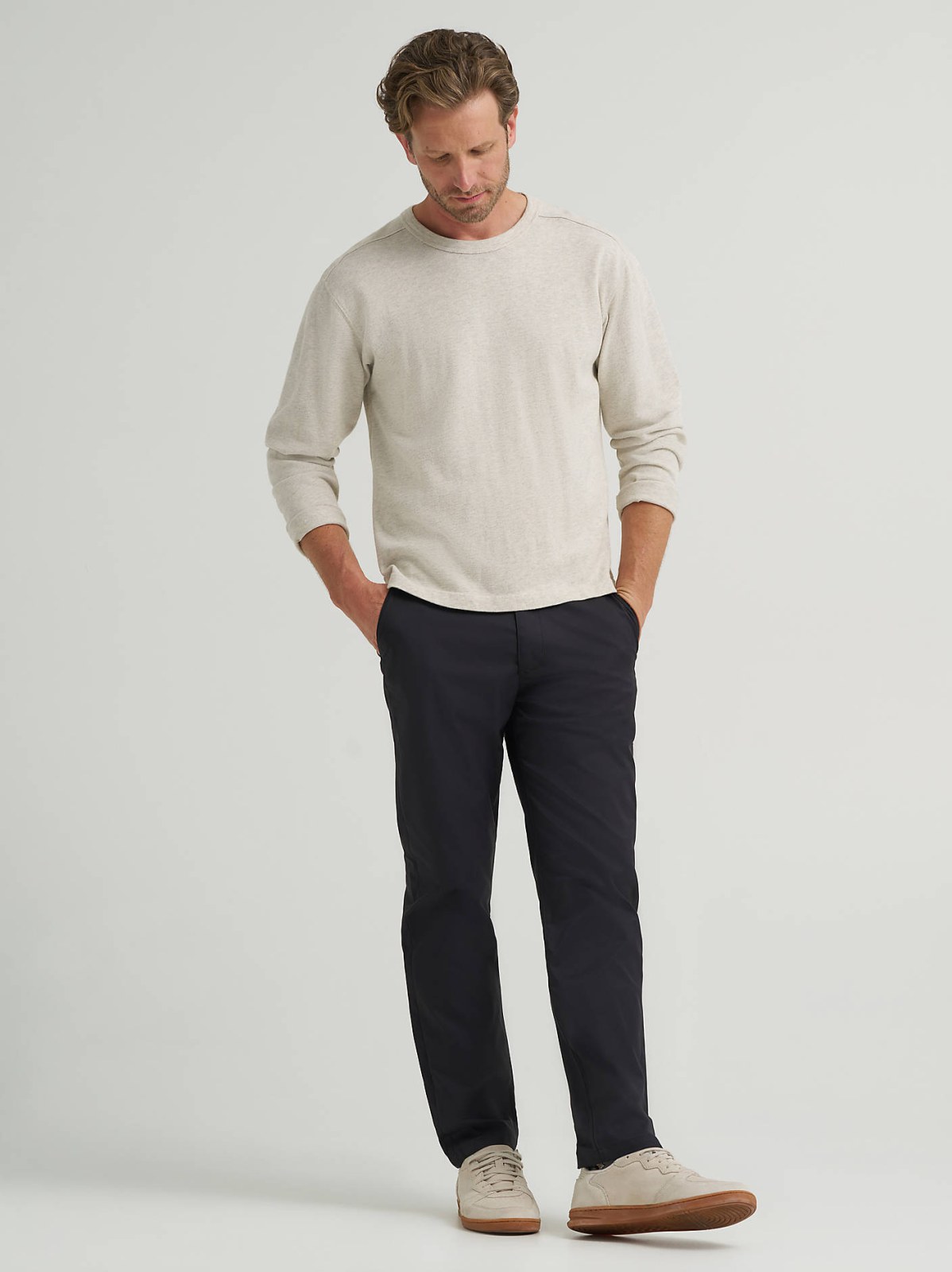 Men's Extreme Motion Regular Taper Chino Pant
