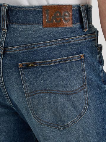 Men's Extreme Motion Relaxed Straight Jean