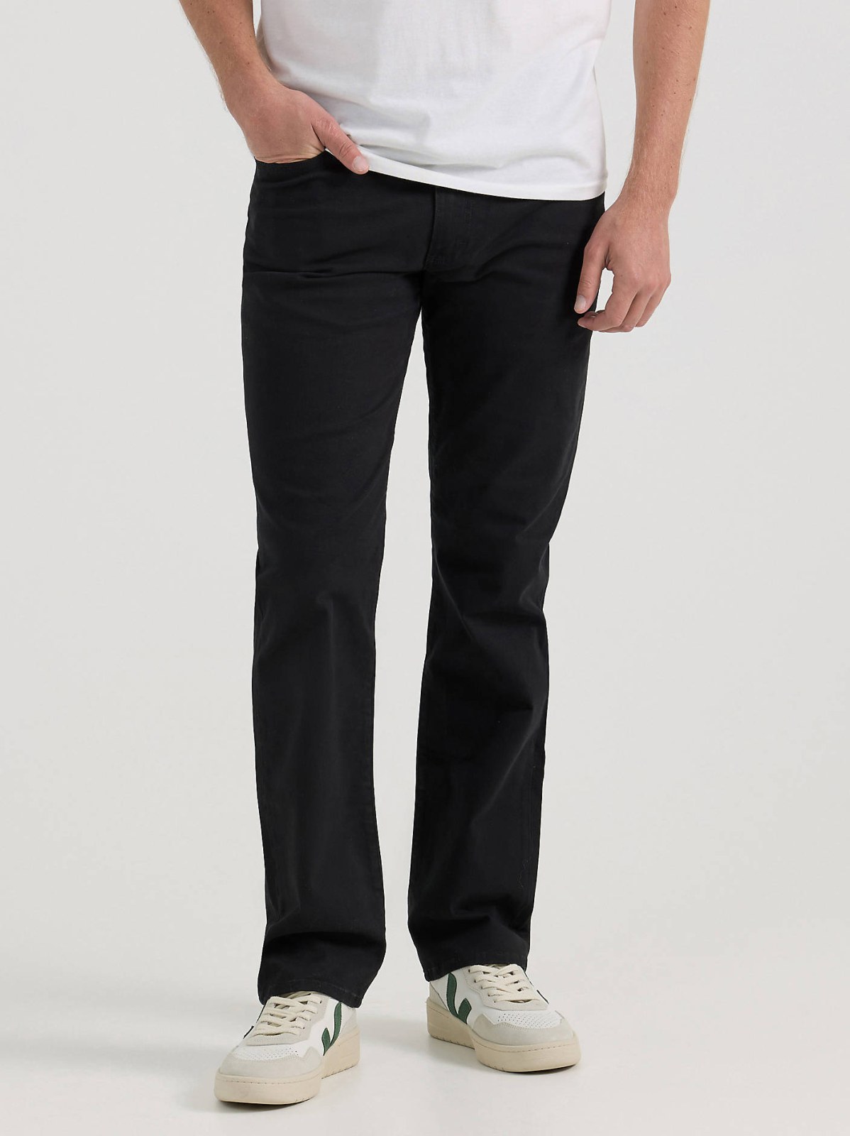 Men's Extreme Motion Regular Straight Twill Jean