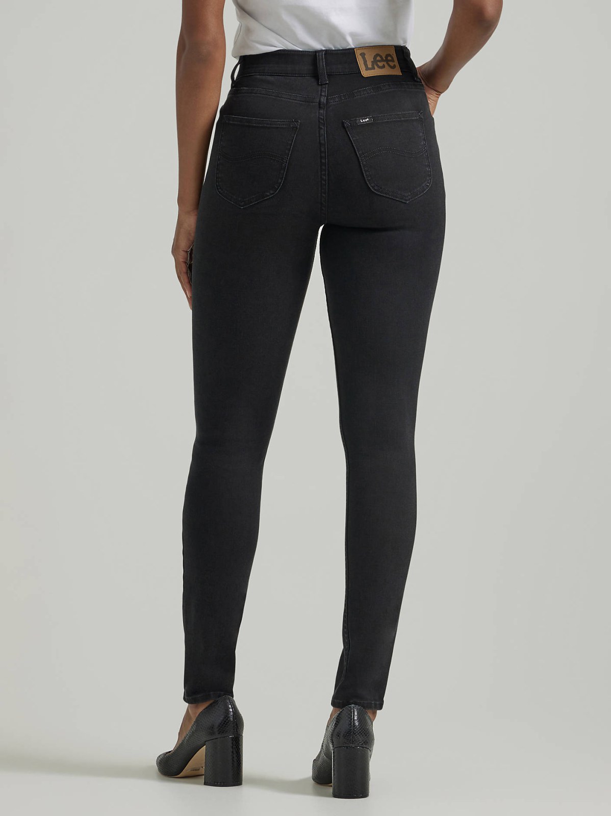 Women's Ultra Lux Comfort with Flex Motion Skinny Leg Jean (Petite) - view 3