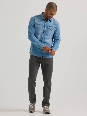 Men's Extreme Motion Relaxed Straight Twill Jean