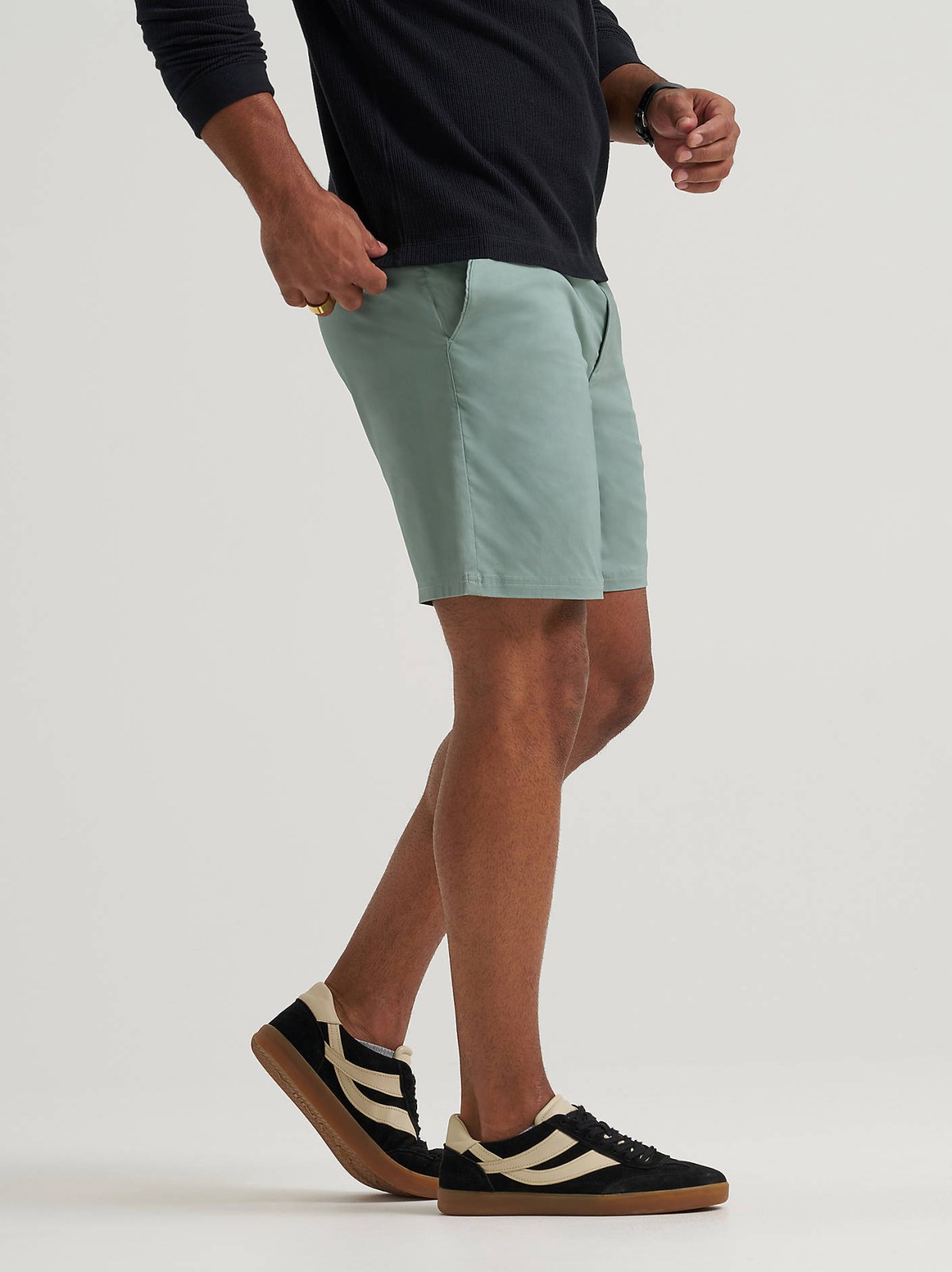 Men's Extreme Motion 7" Flat Front Short - view 4