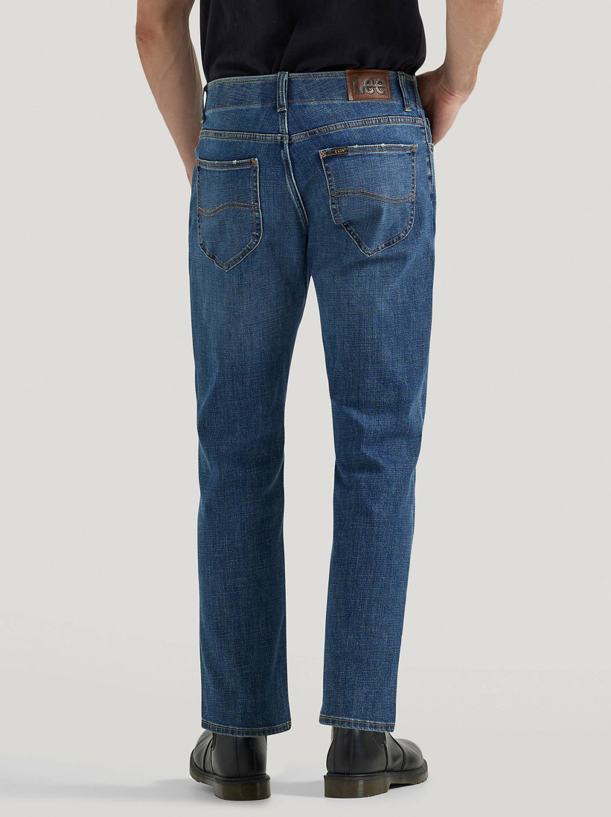 Men's Extreme Motion MVP Straight Fit Tapered Jean - view 3