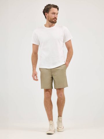 Men's Extreme Motion 7" Flat Front Short