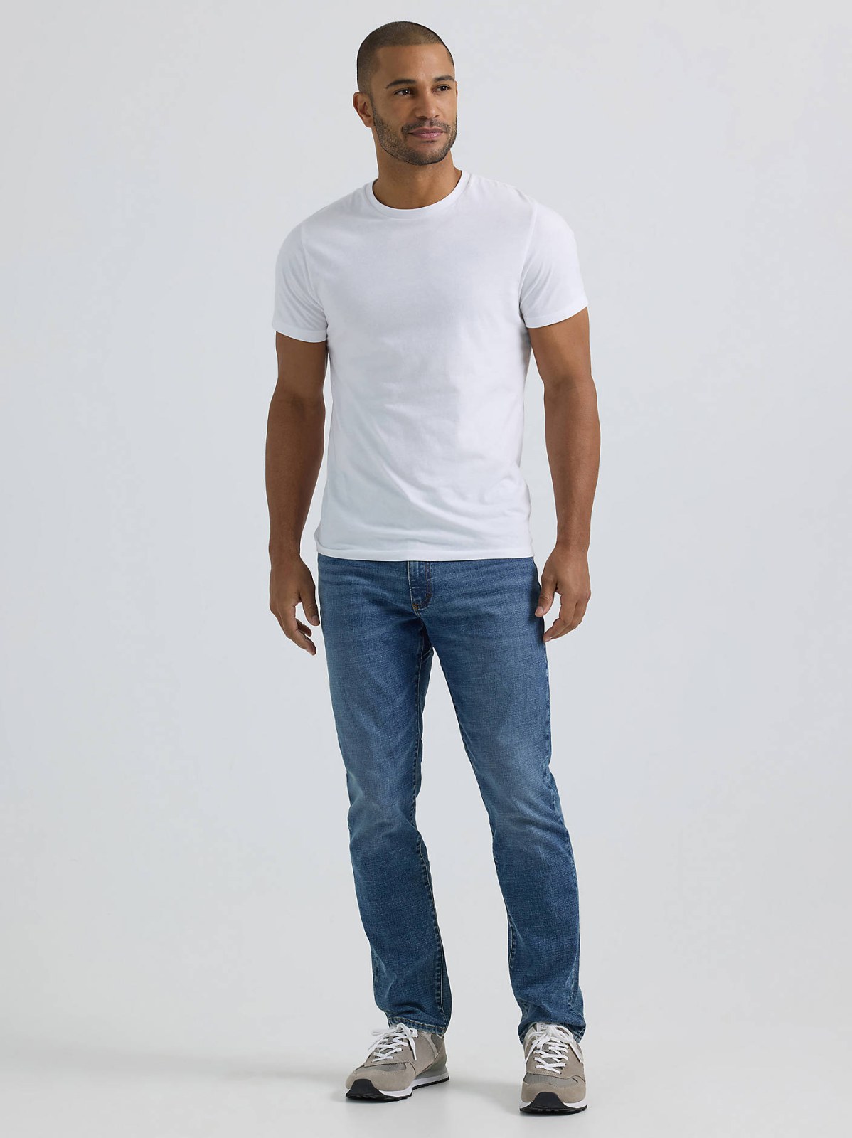 Men's Extreme Motion Regular Taper Jean