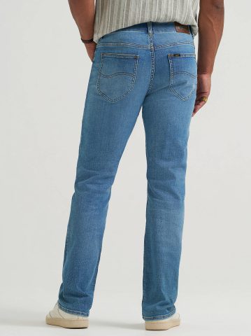 Men's Extreme Motion Regular Straight Jean with Cool Temp Technology