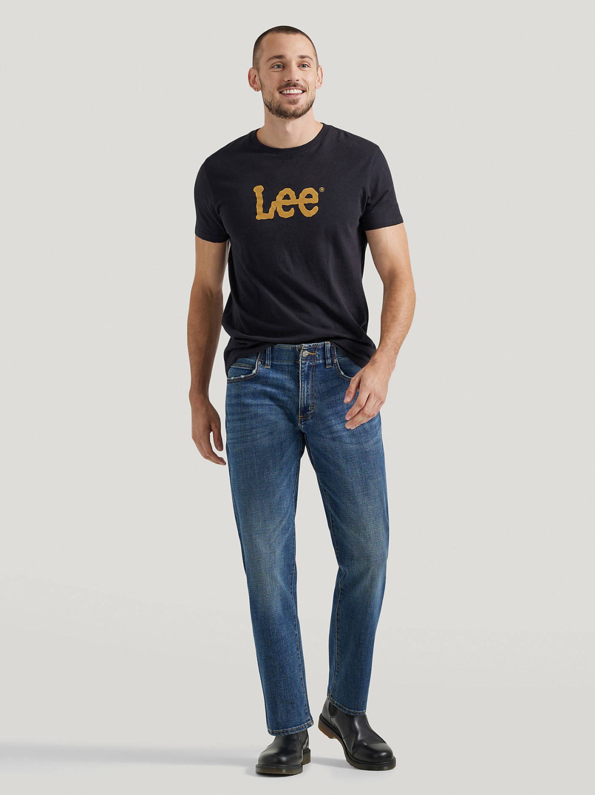 Men's Extreme Motion MVP Straight Fit Tapered Jean