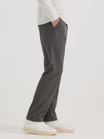 Men's Extreme Motion Relaxed Fit Khaki Pant