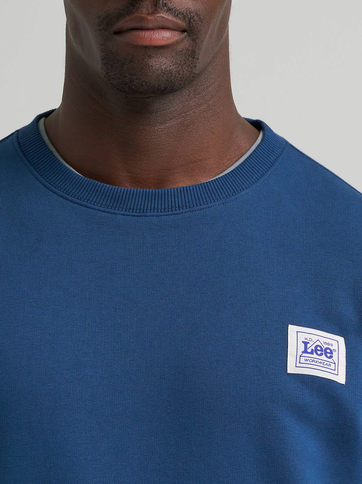 Men's Relaxed Fit Essential Workwear Sweatshirt - view 3