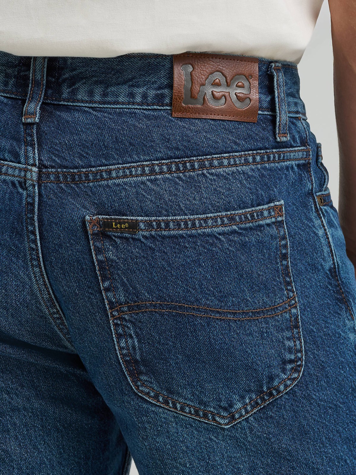 Men's Distressed 100% Cotton Relaxed Straight Jean - view 5