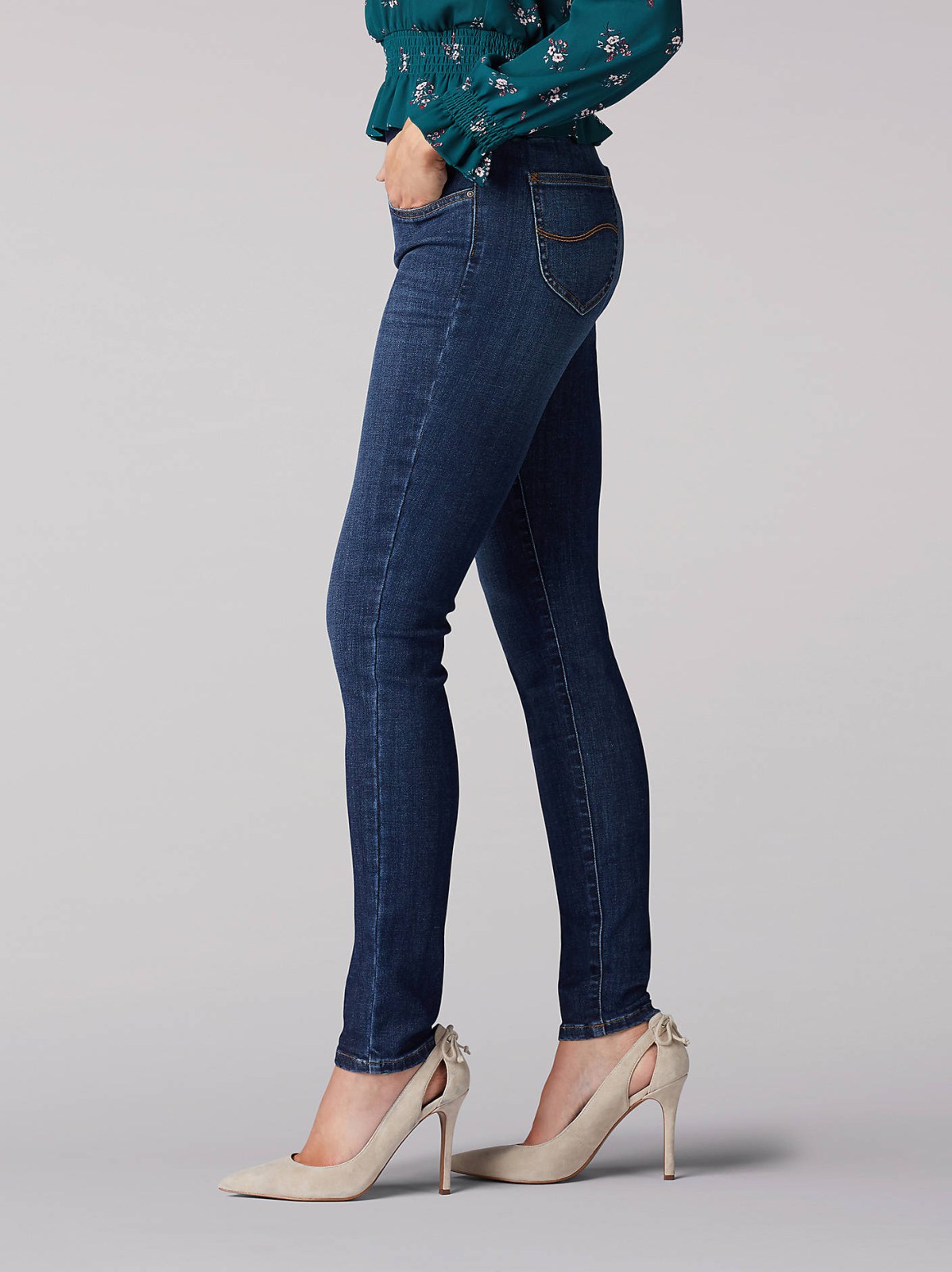 Women’s Sculpting Slim Fit Skinny Pull-On Jean - view 3