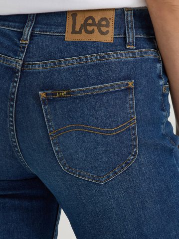 Women's Ultra Lux Comfort Flex Motion Slim Straight Jean with Ever Fit®
