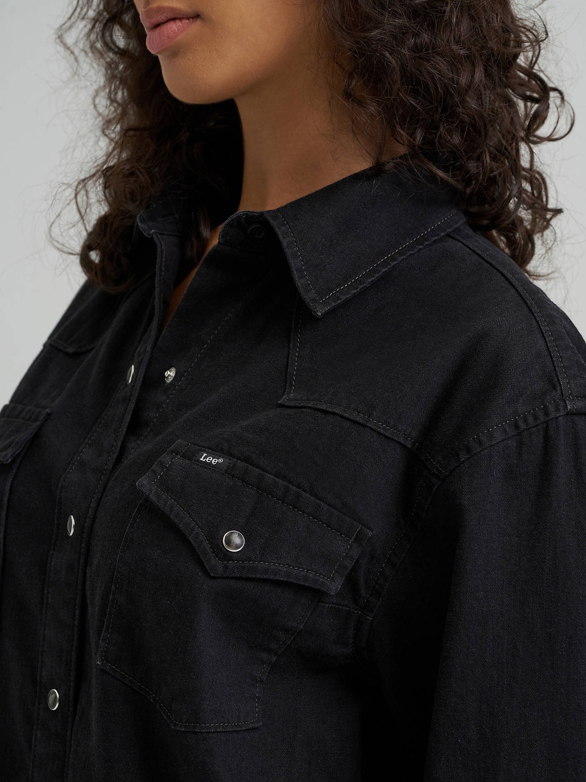 Women's Relaxed Essential Western Shirt - view 3
